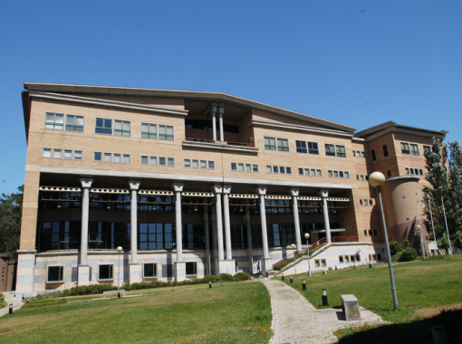 CATÓLICA-LISBON Building (front of the school)
